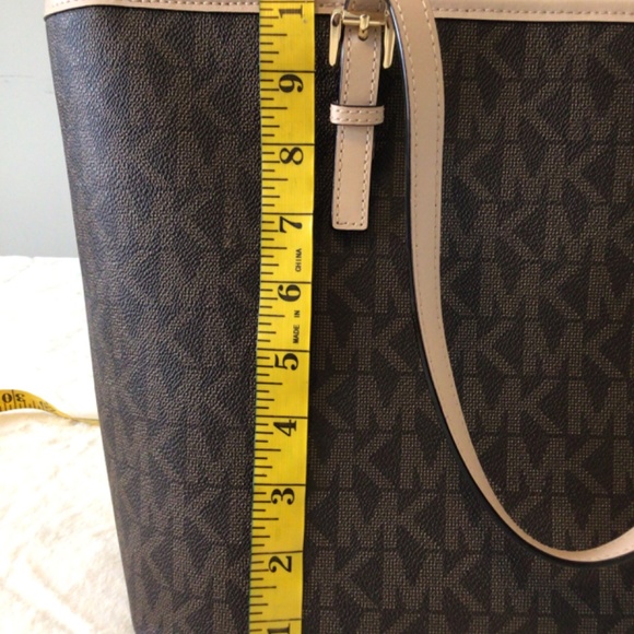 100% Autenthic Michael Kors Jet Set Medium Tote - Picture 10 of 15